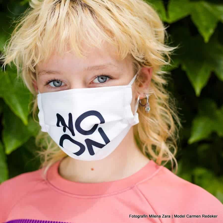 Anagraf Maske wird von Model Carmen Redeker getragen