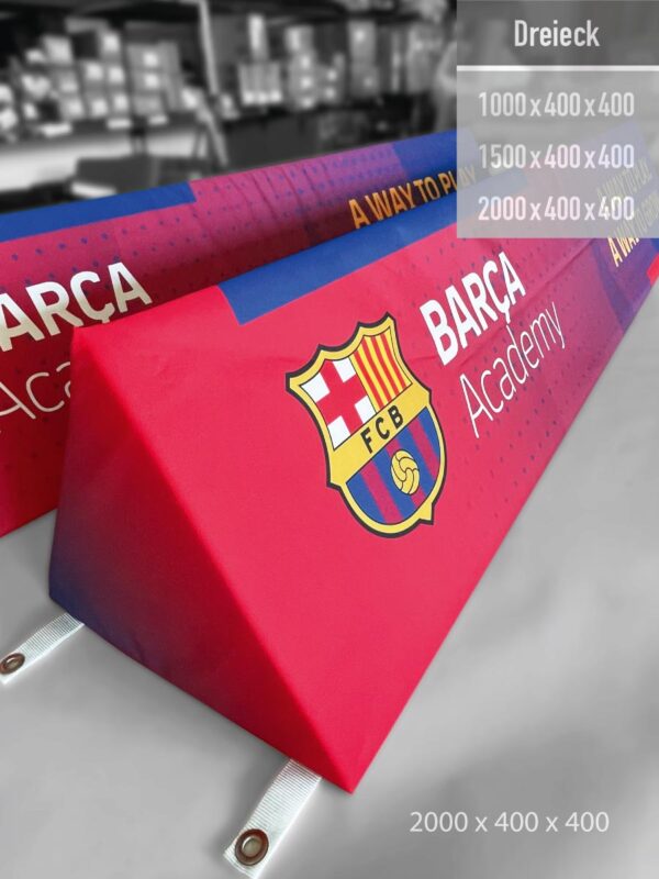 Eine Werbebande für den FC Barcelona
